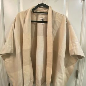 Never worn Universal Threads Kimono